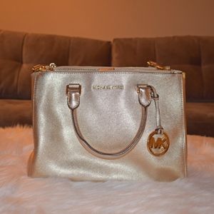 ⚡️Michael Kors Gold Purse ⚡️